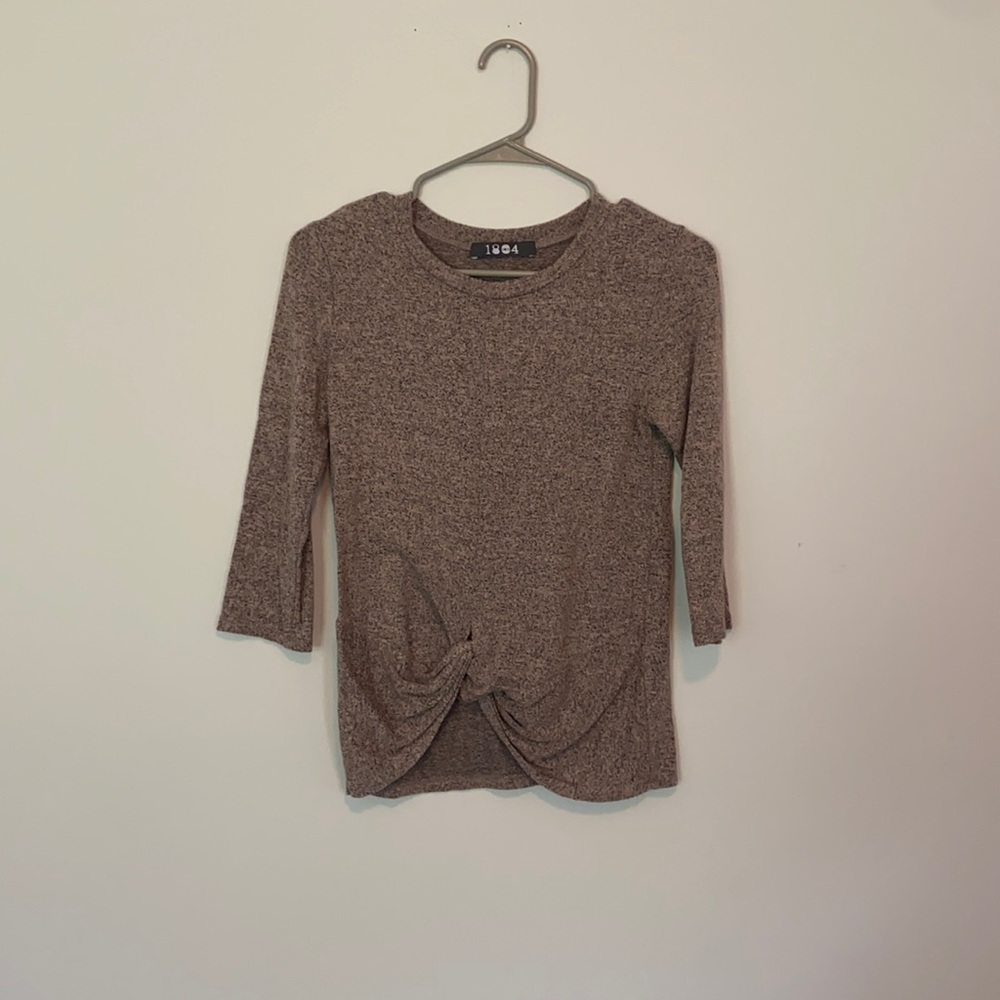 Knotted front top